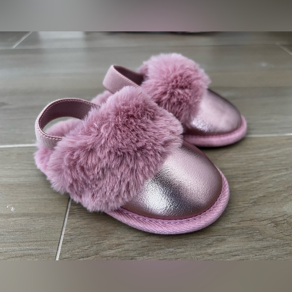 Cat & Jack Toddler Pink Fur Metallic Holiday Slippers Size 5 6